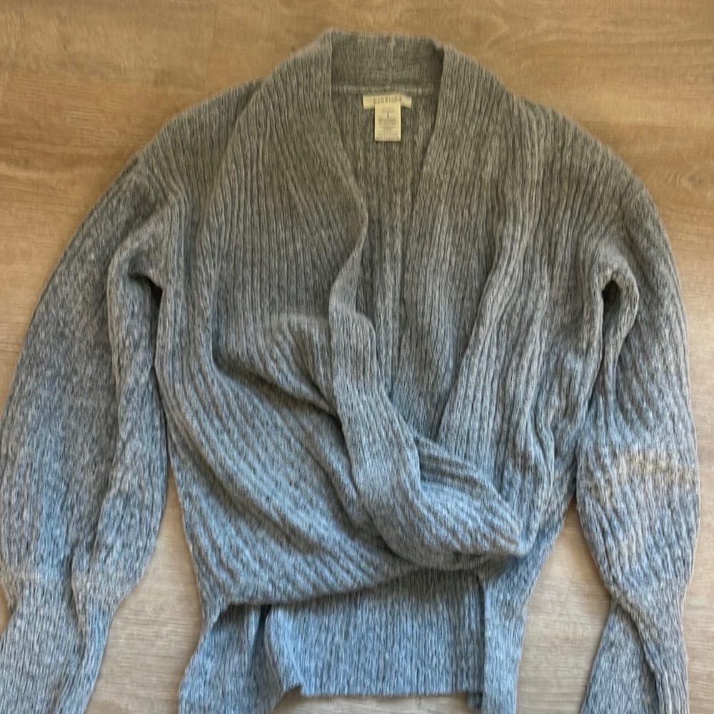 Great sweater like new